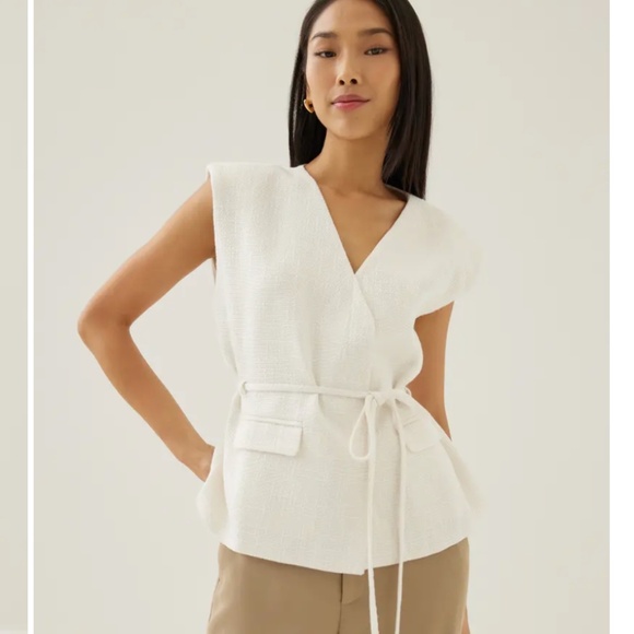 love bonito Tops - Love Bonito Hans Tweed Shoulder Padded Tailored Top NEW